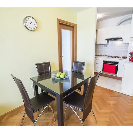 Seagull Apartment *